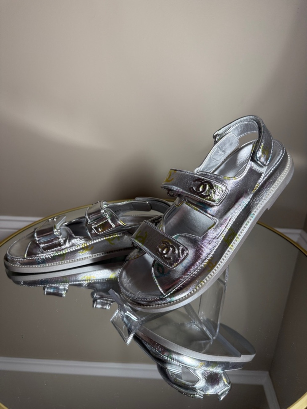 CHANEL DAD Sandals Silver laminated leather printed logo size 38 - Picture 6 of 17